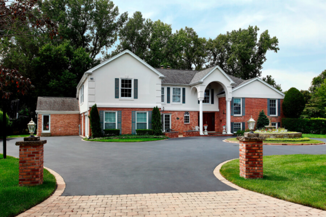 Asphalt Driveway Sealcoating